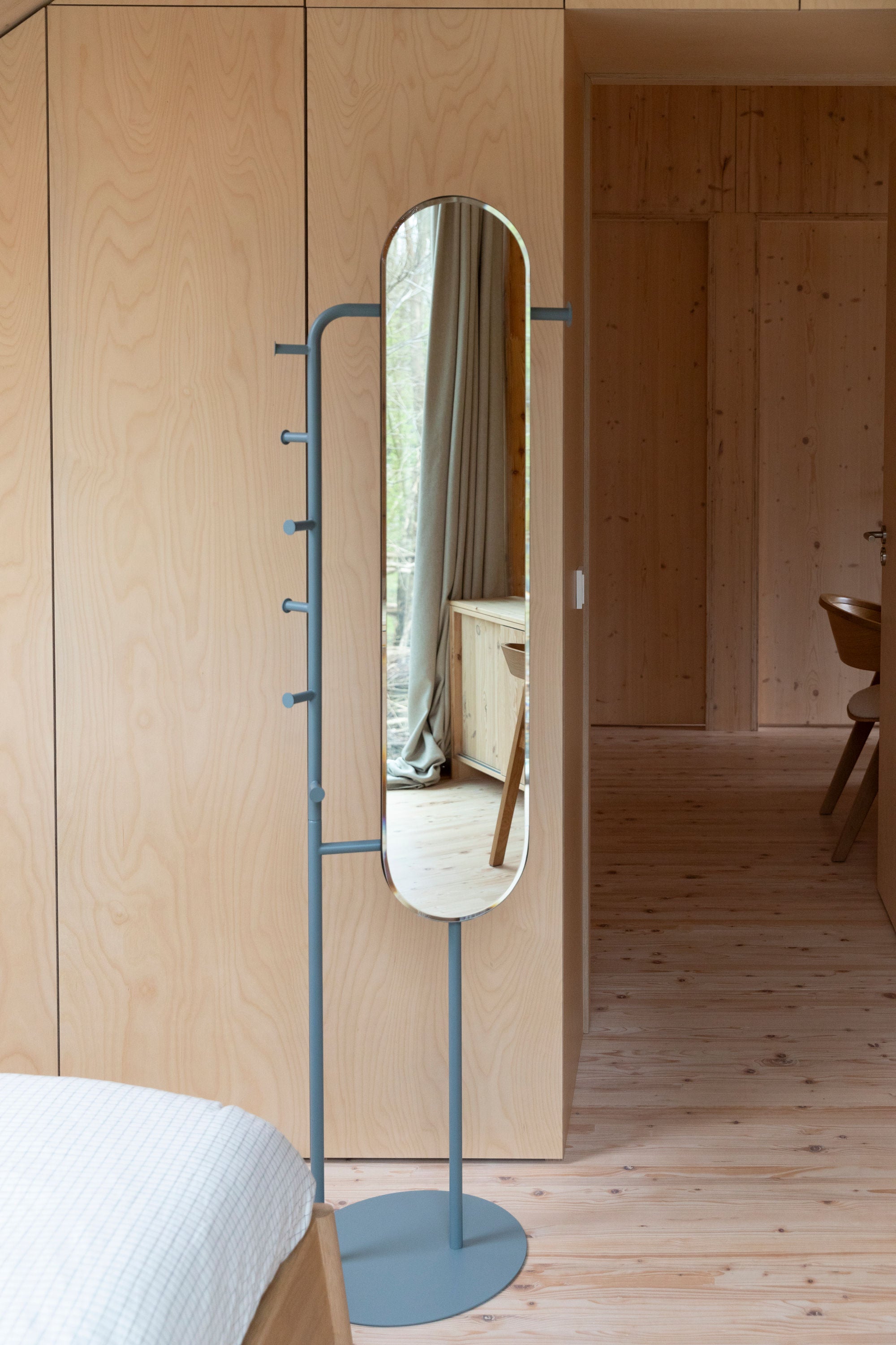 Zuiver Vero Blue Standing Mirror